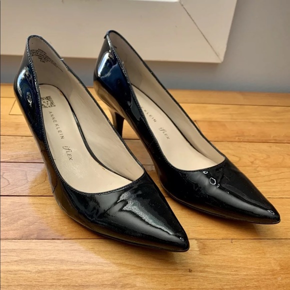 Shiny Black Patent Leather High Heels ANNE KLEIN 2.5” Pumps Size 6.5M - Picture 1 of 7